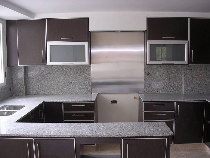 Aluminio y amoblamientos en Juncal 1548, Mar del Plata, Buenos Aires